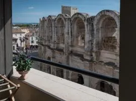 Studio avec balcon donnant sur les Arènes d’Arles