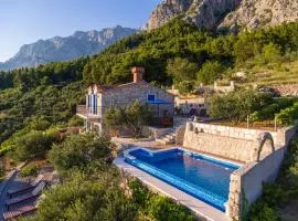 Villa Pina in Makarska, private pool