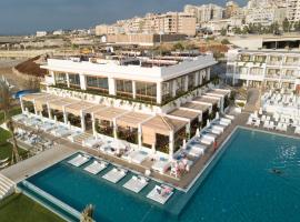 La Siesta Hotel & Beach Resort，位于Khaldah的度假村