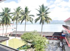 RedDoorz Plus @ Tirta Kencana Hotel，位于安汶的酒店