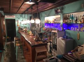 Guest house & Bar Diamond Head，位于MihamaGobosogoundo Park附近的酒店