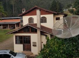 LarDoceFesta Home，位于佩德拉阿祖尔的乡村别墅