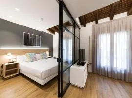 Antique Pamplona Tres Reyes Apartments