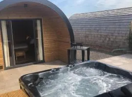 Superior Glamping Pod with Hot Tub