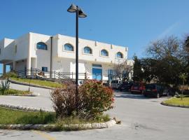 皮佳索俱乐部酒店，位于Marina di Melilli的酒店