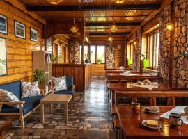 DOM NAD JEZIOREM HUBKA przy ścieżce rowerowej Velo Dunajec i Velo Czorsztyn，位于Maniowy的浪漫度假酒店