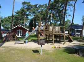 Lodge 6 personen camping de Molenhof，位于Reutum的露营地