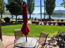 Lakefront Townhouse Family Complex, Popular Wine Country and the Best Golfing