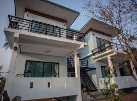 โรงแรมเจ้าหลาวทอแสงบีช，位于碧差汶的酒店