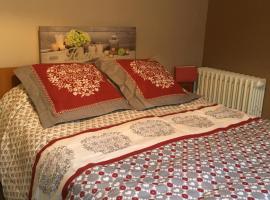 AUX PORTES D'AUBRAC studio 2 personnes，位于Salgues的酒店