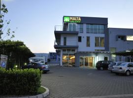Hotel Malta，位于莫斯塔尔国际机场 - OMO附近的酒店