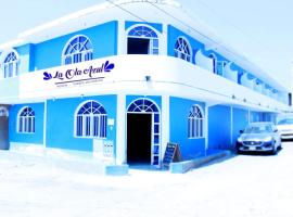Hospedaje La Ola Azul，位于奇卡马港的旅馆