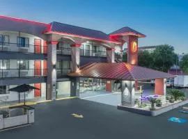 大学/市区速8酒店