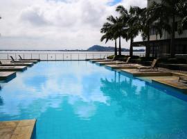 LUXURY APARTMENT PUERTO SANTA ANA GUAYAQUIL，位于瓜亚基尔Roberto Gilbert Hospital附近的酒店