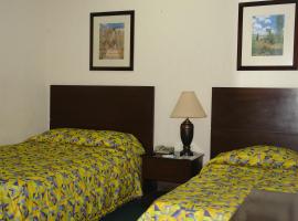 Hotel Fiesta Versalles，位于蒙特雷的酒店