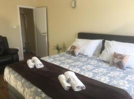 StaySplitBay，位于卡什泰拉的酒店