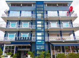 Status Hotel
