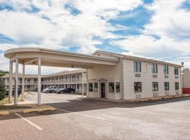 Motel 6-Texarkana, AR，位于特克萨卡纳的酒店