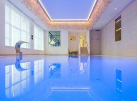 Van der Valk Hotel Vianen - Utrecht，位于菲亚嫩的带泳池的酒店