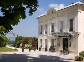 Pavillon Henri IV Hotel Restaurant Gastronomique Terrasse