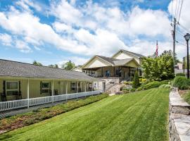 Boxwood Lodge Blowing Rock near Boone-University，位于布洛英罗克山的汽车旅馆