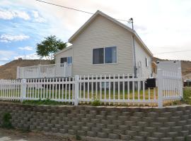 Baby Blue Sky - Price 2bd - Newly remodeled - nearby trails，位于布莱斯的酒店