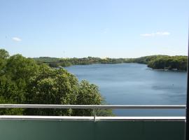Panoramablick über den See，位于巴特塞格贝格的Spa酒店