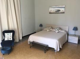 Check-Inn Rooms Genova Centro，位于热那亚的酒店