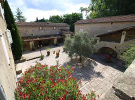 Logis Hôtel Restaurant Gîte La Bastide du Vébron，位于格罗斯皮耶尔雷的酒店