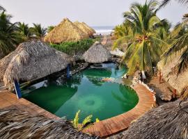 Eco-Hotel Playa Quilombo，位于Las Lisas的酒店