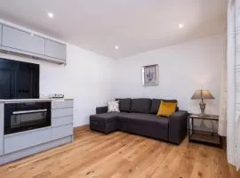 Weeping Willow - Three Tuns Apartments, Pettistree, Wickham Market - by Aldeburgh Coastal Cottages