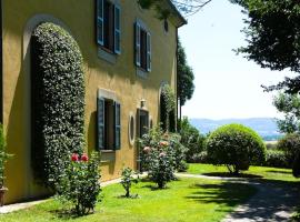 Poggio Vaccaio Casa Tramonto，位于Binami的酒店