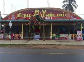 Rv weddinghall，位于Utheravankai的酒店