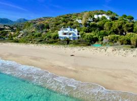 Beachfront House Geremeas Sardegna，位于杰若米斯的酒店