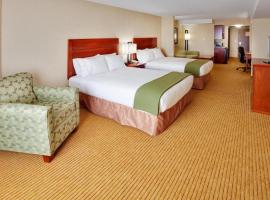 Holiday Inn Express Hotel & Suites Clarington - Bowmanville，位于鲍曼维尔的酒店