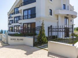 Azur Apartment Deluxe，位于切尔诺莫雷茨的酒店