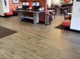 The Hampton Inn & Suites，位于孔洛的酒店