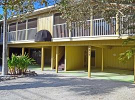 Crescent Beach 1015 #2，位于萨拉索塔的酒店