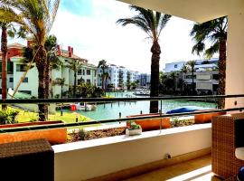 Polo Royale Waterfront Luxury Apt - 3 terraces and pool，位于索托格兰德的酒店