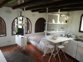 Minivilla a Viterbo a 5 minuti dal centro，位于维泰博巴格纳乔自然之泉附近的酒店