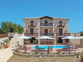 The Vivian - Luxury Stone Villa，位于Koiliomenos的酒店