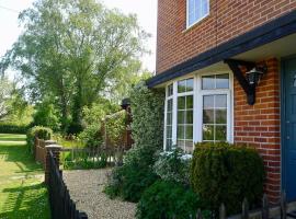 Beautiful Pilley Green Cottage，位于Boldre的酒店