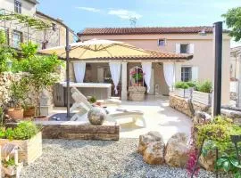 White Cottage Heritage House