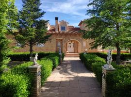 Villa CiTe- jardines/BBQ/terrazas/ para familias，位于特鲁埃尔的乡村别墅