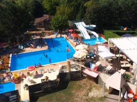 Camping LE PIGEONNIER，位于Saint-Crépin-et-Carlucet的酒店