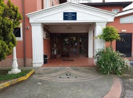 Hotel Villa Strassoldo "Ex Attianese Hotel Restaurant"，位于切尔维尼亚诺德尔夫留利的酒店