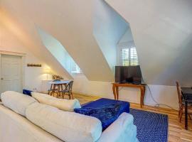 Inner Harbor Studio at Midden Point，位于Winslow的酒店