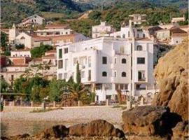 Atelier Sul Mare ART HOTEL - Duplicate 84183，位于卡斯特图萨的酒店