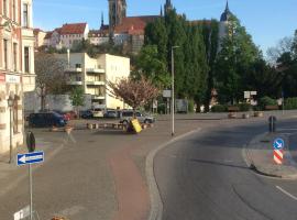 Apartments at Old Town Bridge Altstadt, Elbestrand, Fahrradweg, Schiffsanleger，位于梅森的酒店