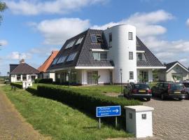 Het Tjeukemeerhotel en appartementen，位于Delfstrahuizen的酒店